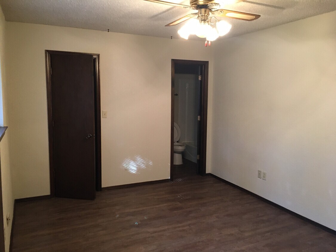 4512 S Cedar Ave, Broken Arrow, OK 74011 House Rental in Broken Arrow