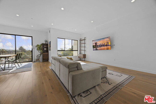 Foto del edificio - 1515 S Holt Ave