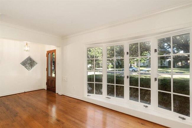 Foto del edificio - 3421 Marquette St