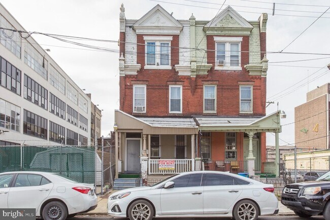 Building Photo - 3258 N Park Ave