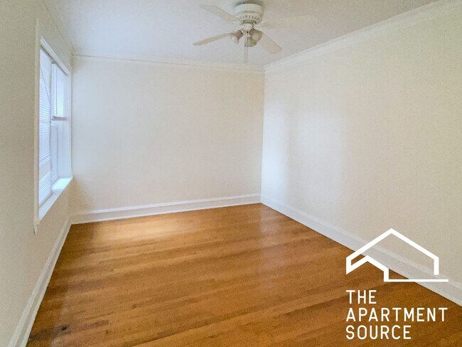 Photo - 5206 N Leavitt St Apartment