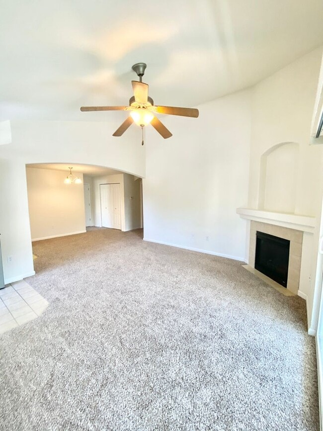 Building Photo - 4775 Hahns Peak Dr