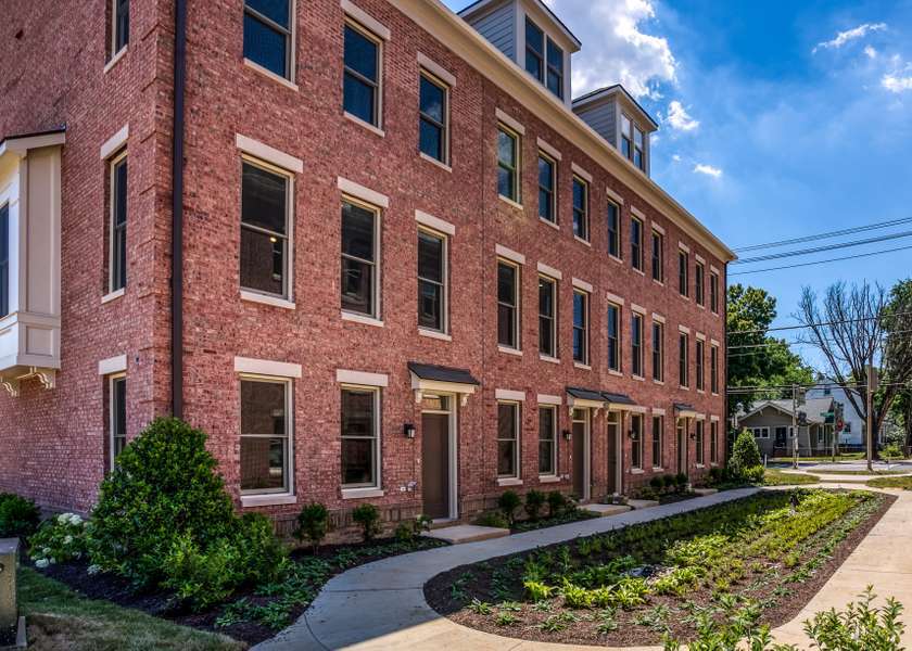 Foto principal - 930 Heights Alley