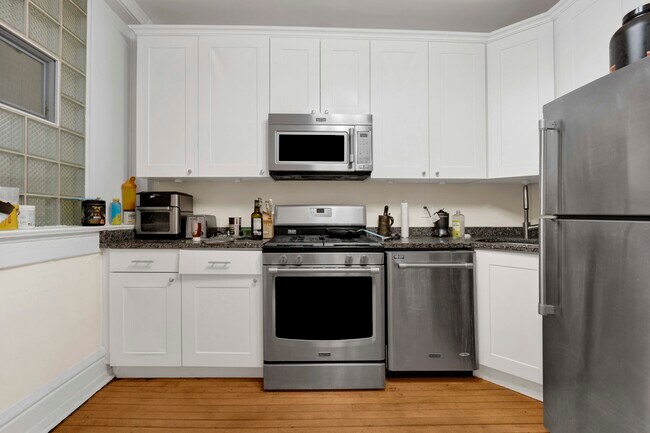 Foto del edificio - 2522 N Burling St