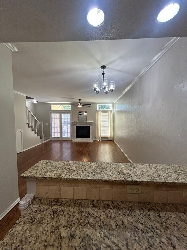 Building Photo - Fabulous townhouse in a private and quiet ...