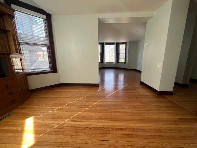 Foto del edificio - 919 Pleasant St