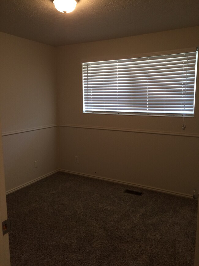 Foto del edificio - 2251 S 3500 W