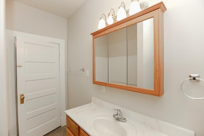 Foto del edificio - 1439 Moultrie Ave