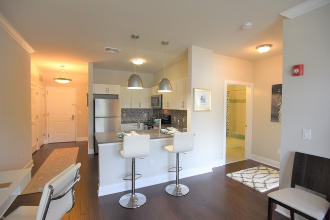 Building Photo - 333 Central