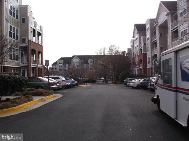 Foto del edificio - 2710 Bellforest Ct