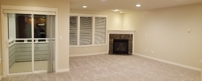Building Photo - 1813 S Bush Pl