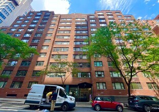Building Photo - 405 E 56th St
