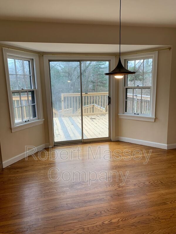 Foto del edificio - 2546 Woodcreek Rd