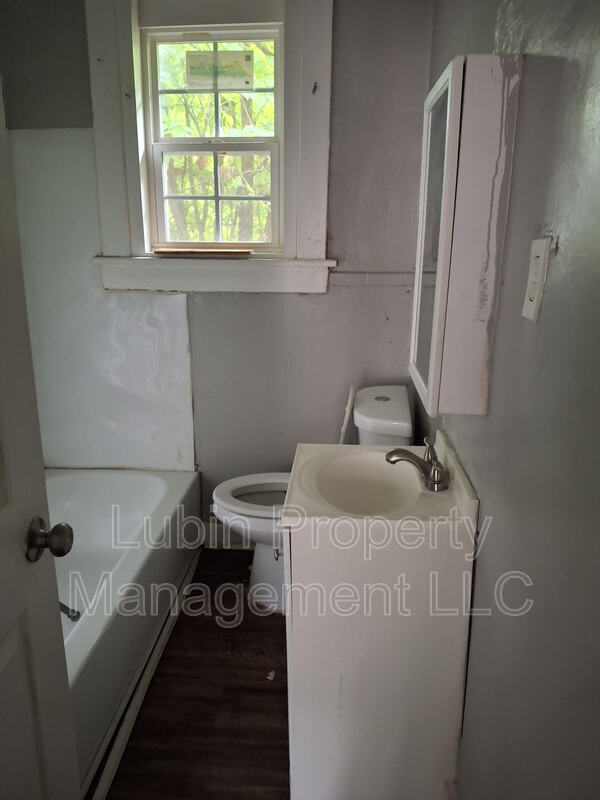 Foto del edificio - 831 Kerr Ave