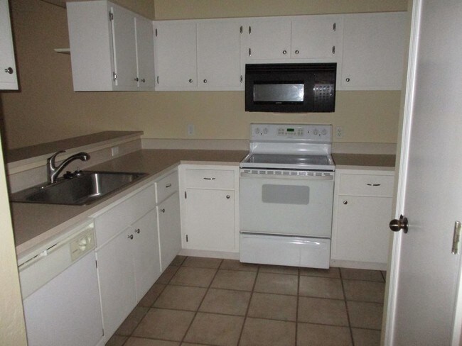 Foto del edificio - 4700 SW Archer Rd