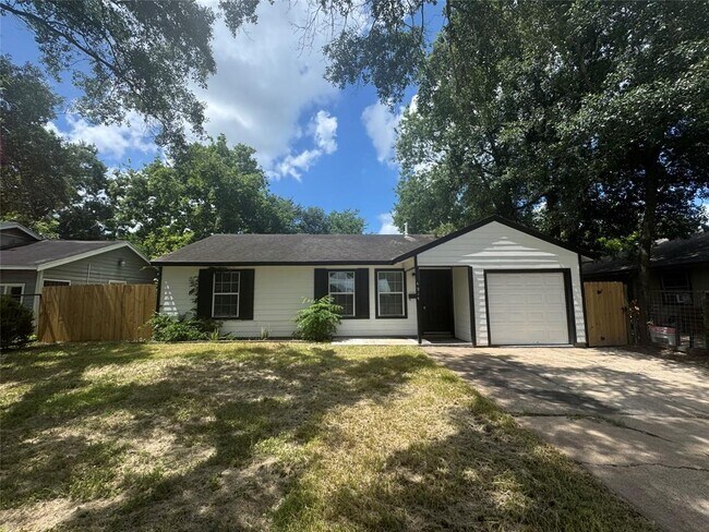 Building Photo - 4914 Enyart St