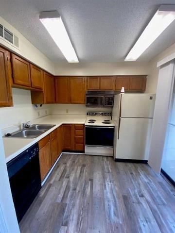 Foto del edificio - 4748 Old Bent Tree Ln