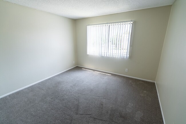 Foto del interior - 17211 Chatsworth Street