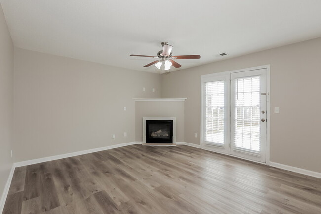 Foto del edificio - 10 Chandler Cir