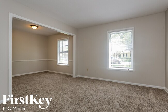 Foto del edificio - 6156 Lacewood Cv