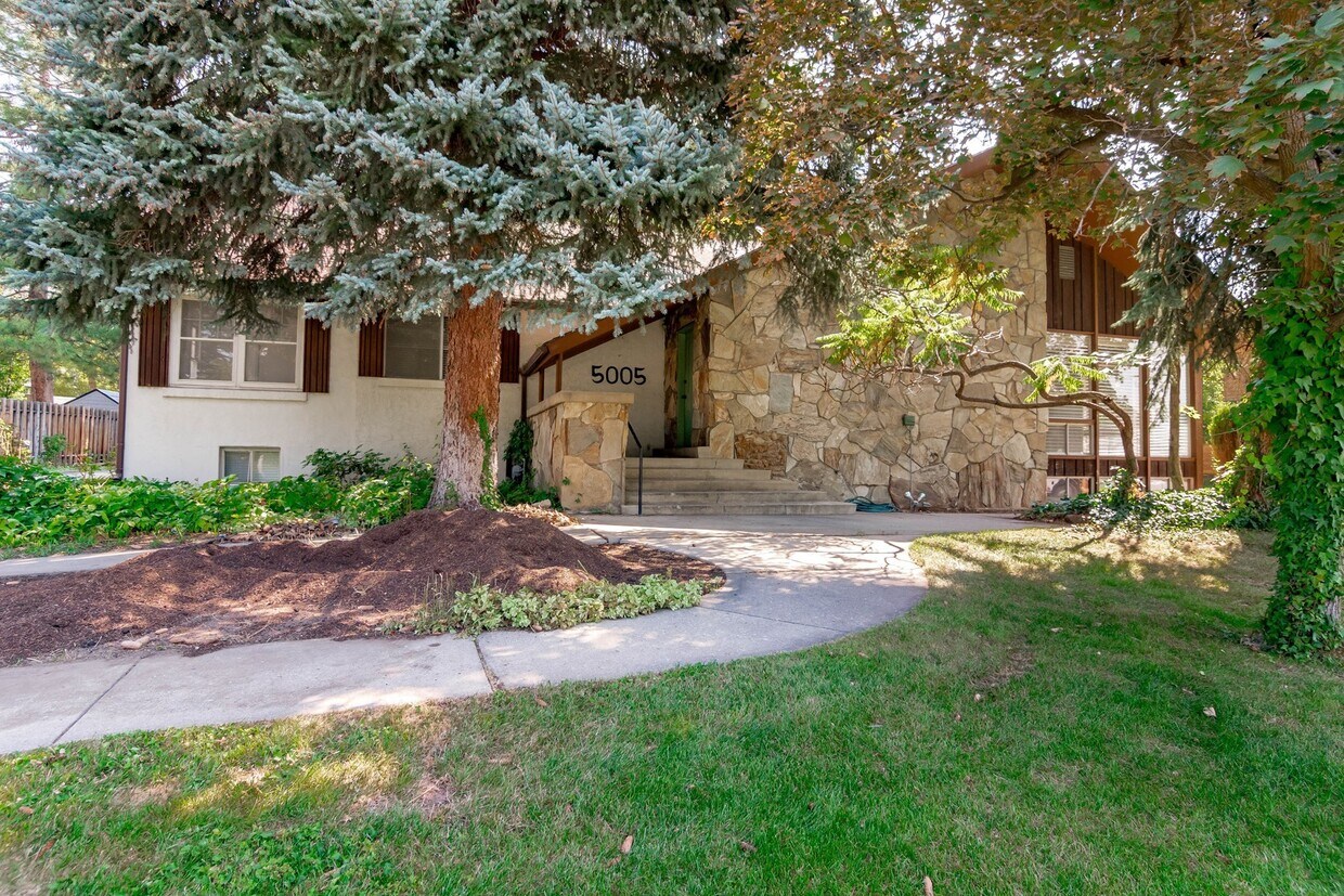 Primary Photo - 5005 S Wander Ln