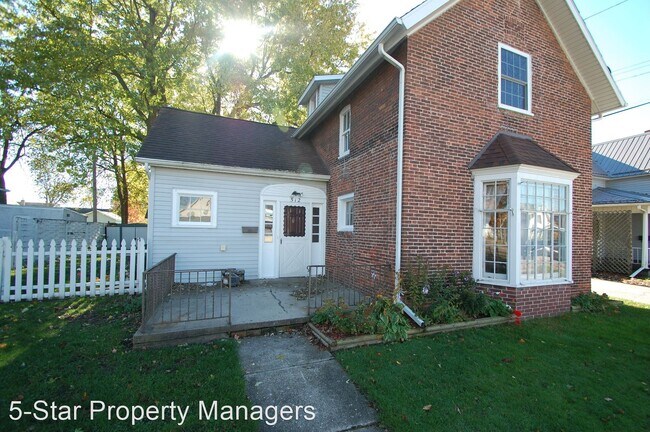Building Photo - 3 br, 2 bath House - 512 East Jefferson St...