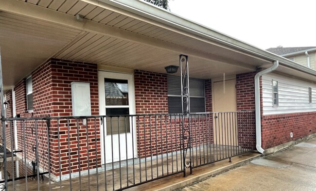 Building Photo - 4028 Sanford St