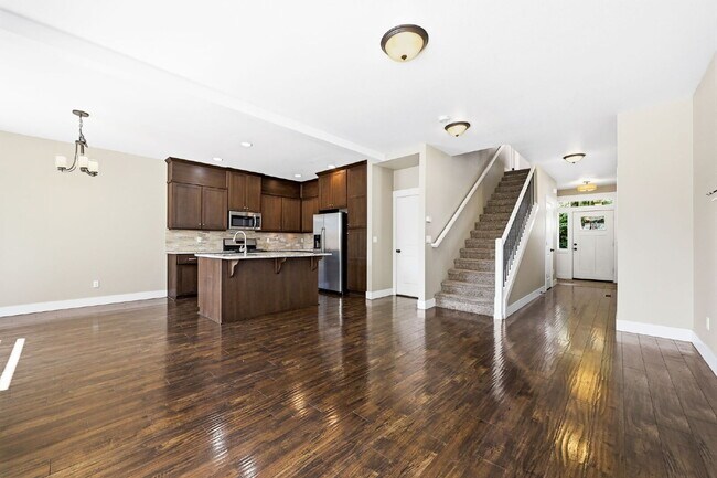 Foto del edificio - 3 Bed, 2.5 Bath Townhome Centrally Located– Bend, OR