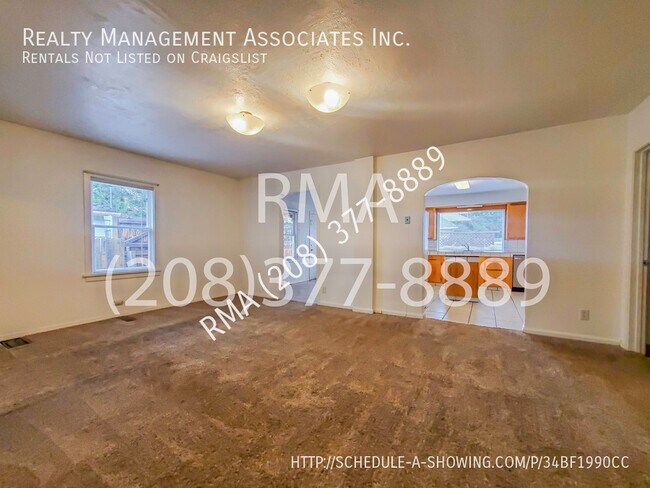 Building Photo - Spacious 3 Bedroom Unit in North Boise