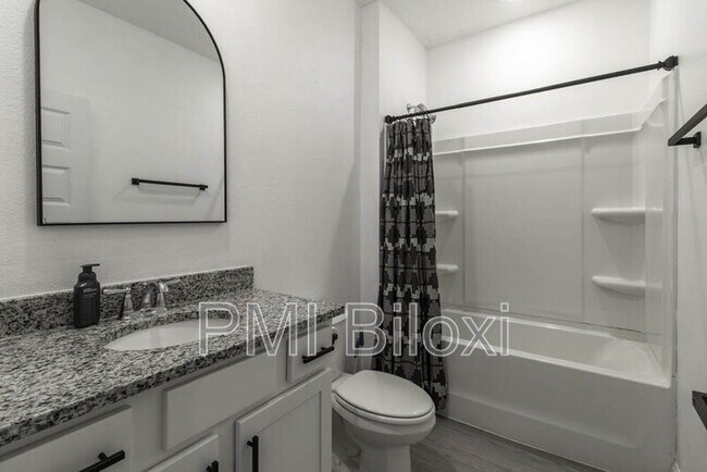 Foto del edificio - 84 Saltmeadow Cir