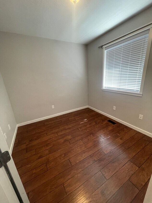 Foto principal - Convieniently located charming home with m...