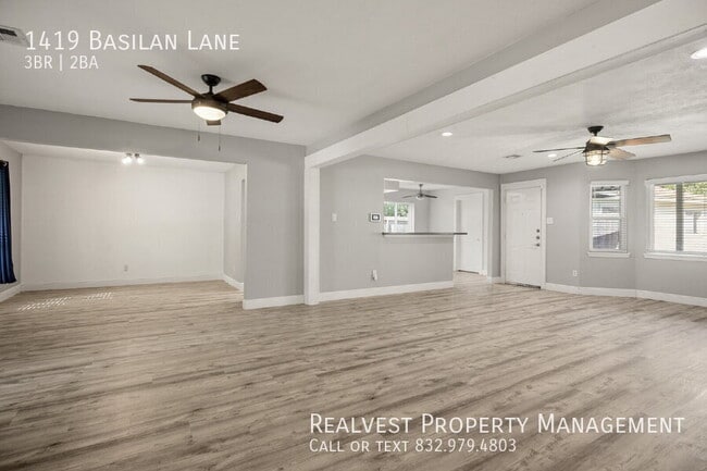 Building Photo - 1419 Basilan Ln