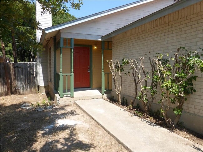 Building Photo - 7208 Lilac Ln