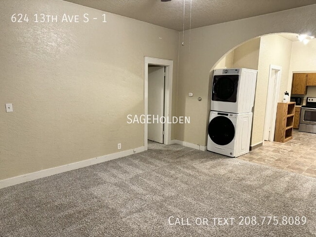 Foto del edificio - 624 13th Ave S