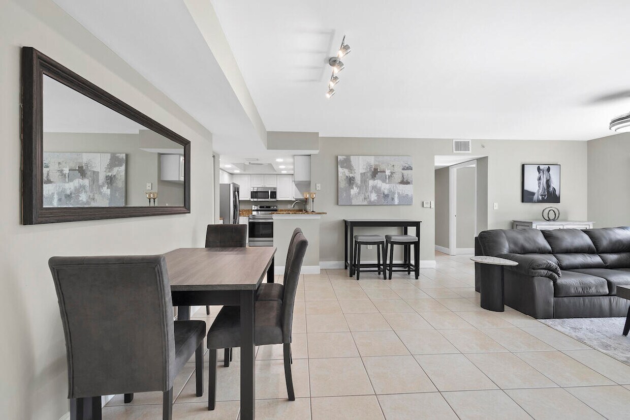 1400 Crestwood Ct S Unit 1401, Royal Palm Beach, FL 33411 Condo for Rent in Royal Palm Beach