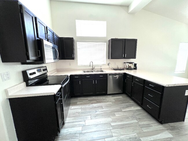 Foto del edificio - 1501 E Princeton Ave