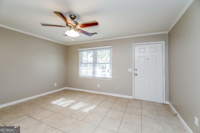 Building Photo - 1561 Rose Garden Ln