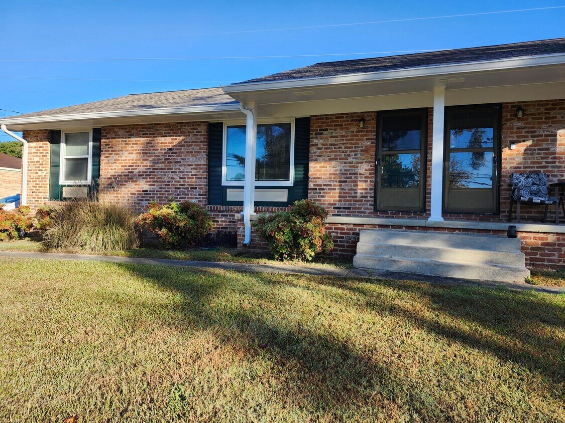 Photo - 3919 Kingsbridge Road