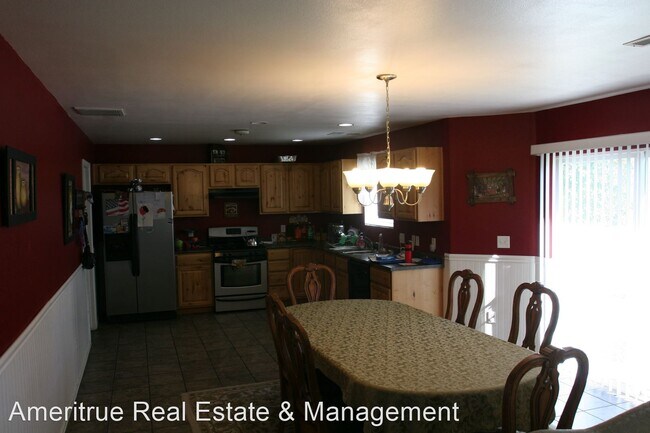 Building Photo - 3 br, 2.5 bath House - 1123 W 400 S