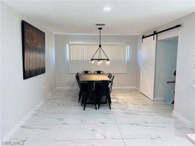 Foto del edificio - 4439 Parrot Ave