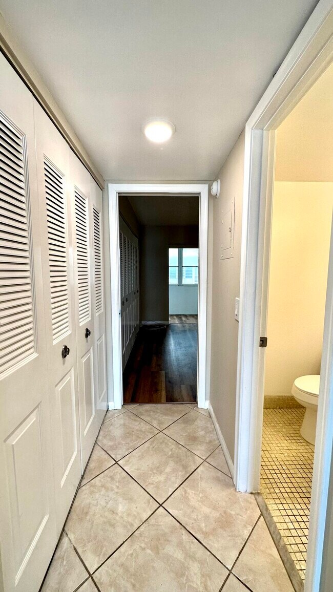 Foto del edificio - 230 Sussex L