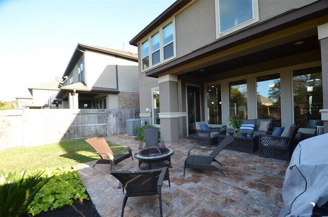 Foto del edificio - 9515 Scanlan Heights Ln
