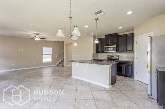 Building Photo - SELF TOUR NOW! - 11340 Hudson Hills Lane, ...