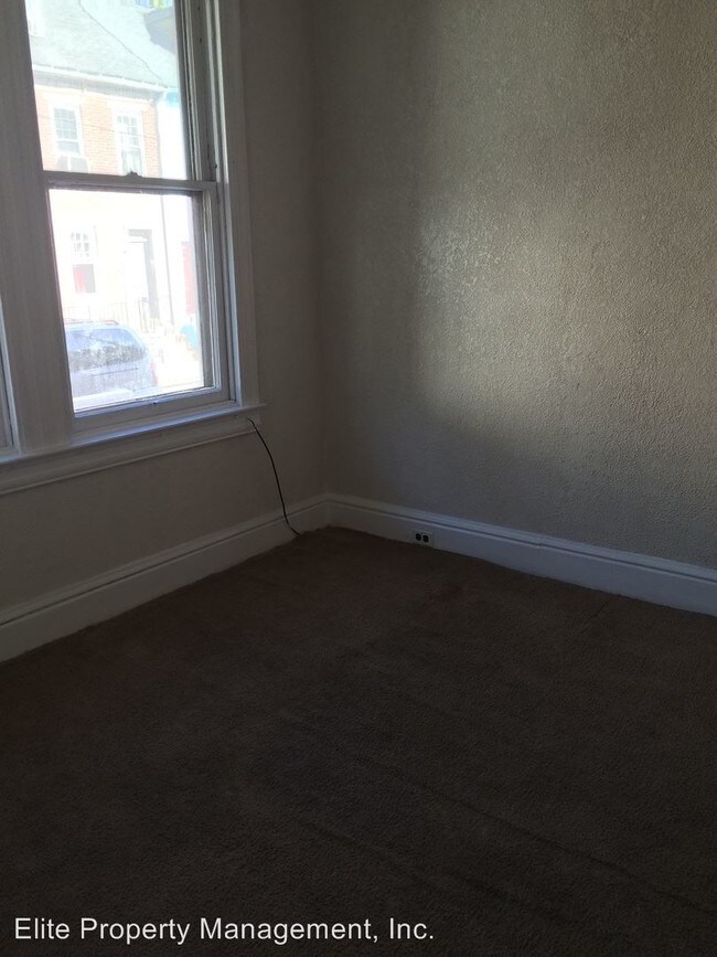 Building Photo - 3 br, 1 bath House - 336 S. Penn St.