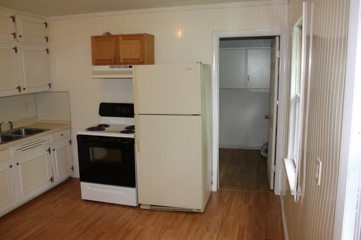 Building Photo - 1033 Howe Rd