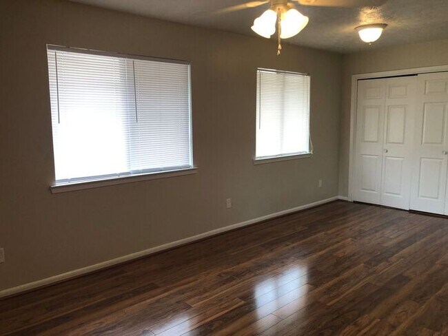 Building Photo - 2505 Pecan Ridge Dr
