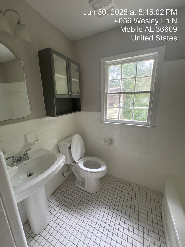 Building Photo - 4056 S Wesley Ln