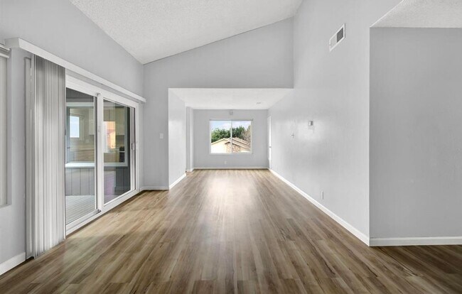 Foto del edificio - Gorgeous 2 Bed, 1 Bath Condo in Vallejo --...