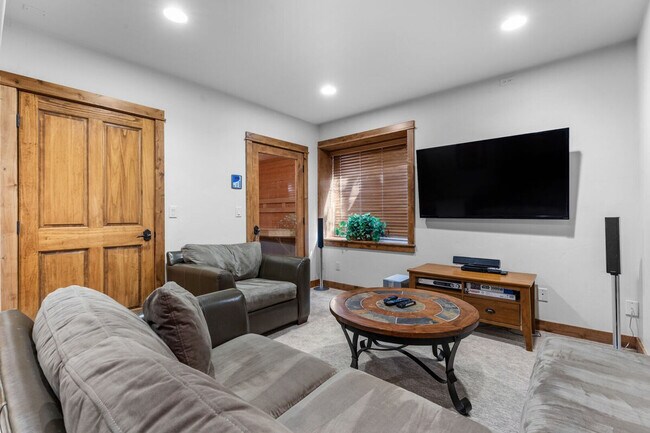 Foto del edificio - 2137 Overlook Dr