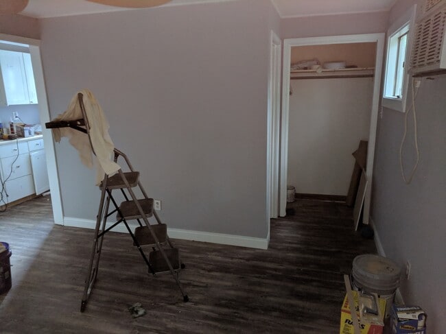 Building Photo - 1006A Mamie Apt